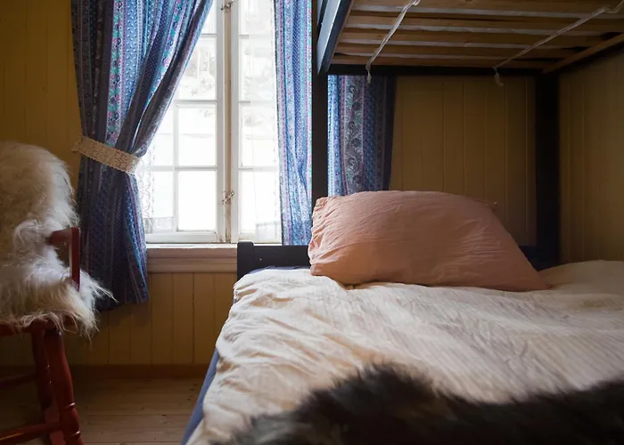 Experience Jotunheimen From Vevstogo - Sauna With A View And Eco Living In An Old School Building